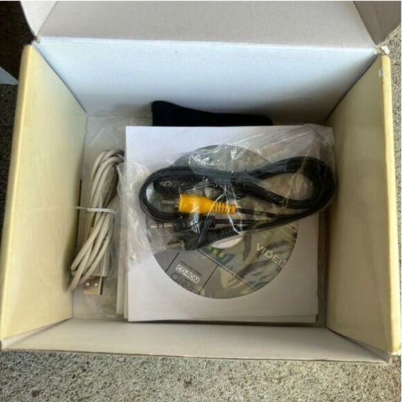 Omni2 DV182F 3.1 Mega Pixel Multi Functional Video Camera *Nice* - Picture 2 of 6